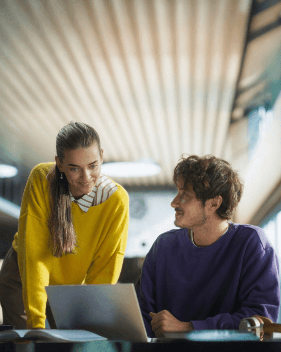 From a market question to a monitored research view